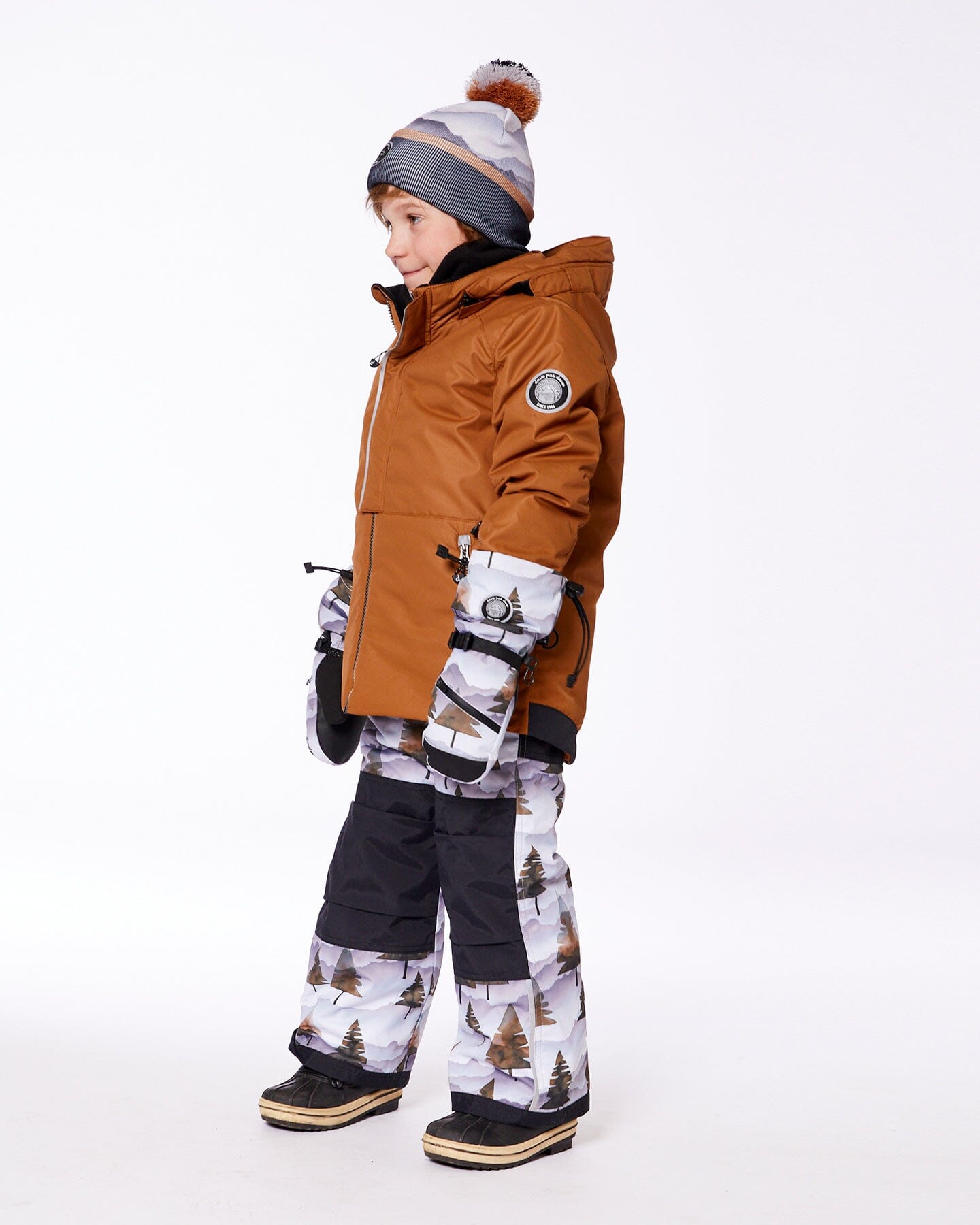 Knit Hat Gray With Mountains-1