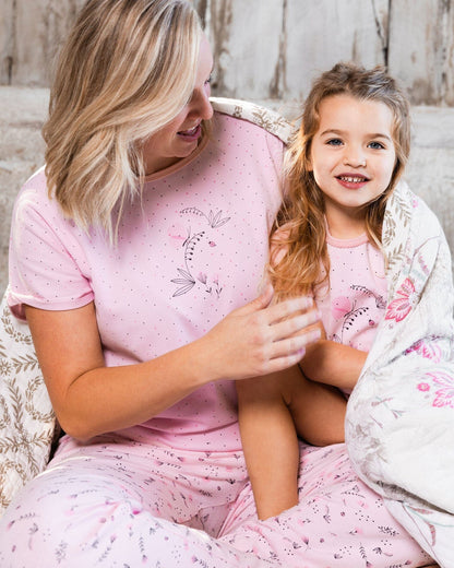 Women'S Printed Organic Cotton Two-Piece Pajama Set Small Pink Flowers On Pale Pink Background-1