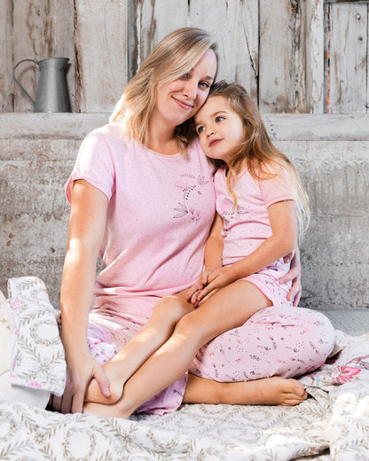 Women'S Printed Organic Cotton Two-Piece Pajama Set Small Pink Flowers On Pale Pink Background-2