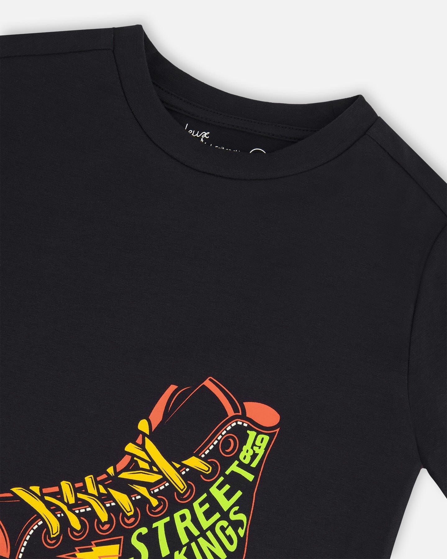 Organic Cotton Graphic Tee Black And Red Shoe-4