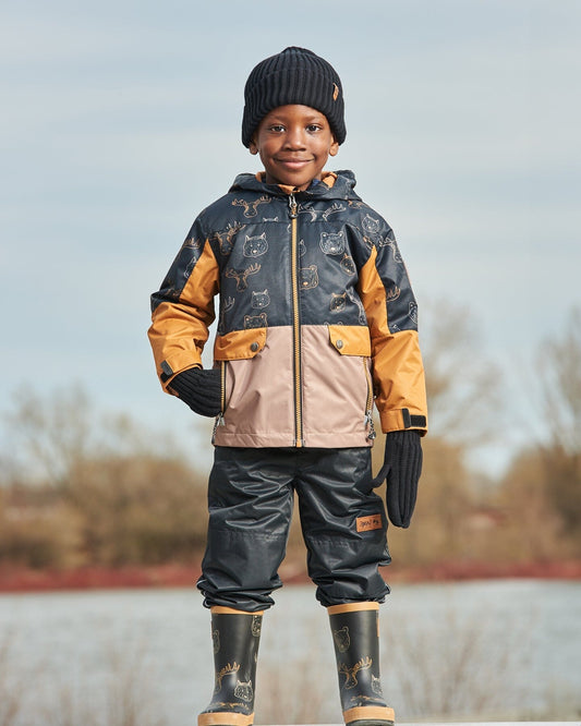 3-In-1 Mid-Season Outerwear Set With Colorblock Jacket Beige Animals On Black Background-1